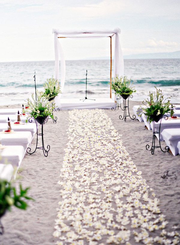 Beach Bridal Party Ideas
 romantic beach wedding party ideas