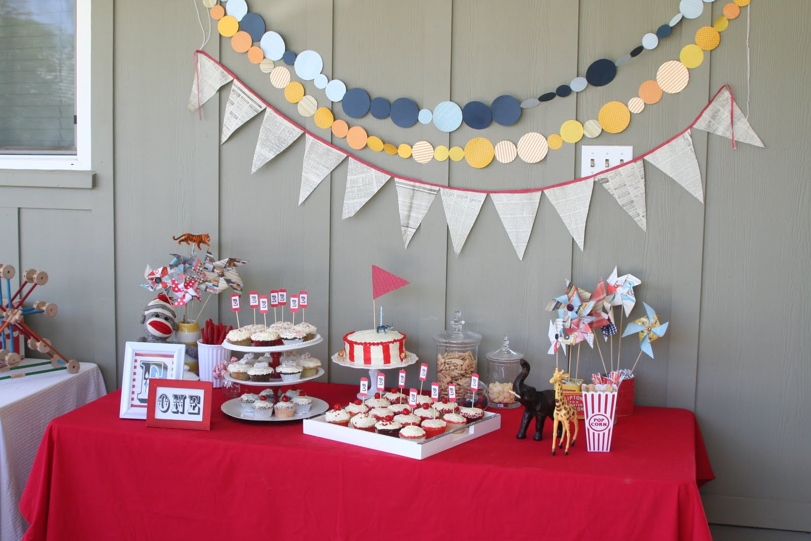 Birthday Party Table Decorations
 30 Wonderful Birthday Party Decoration ideas 2015