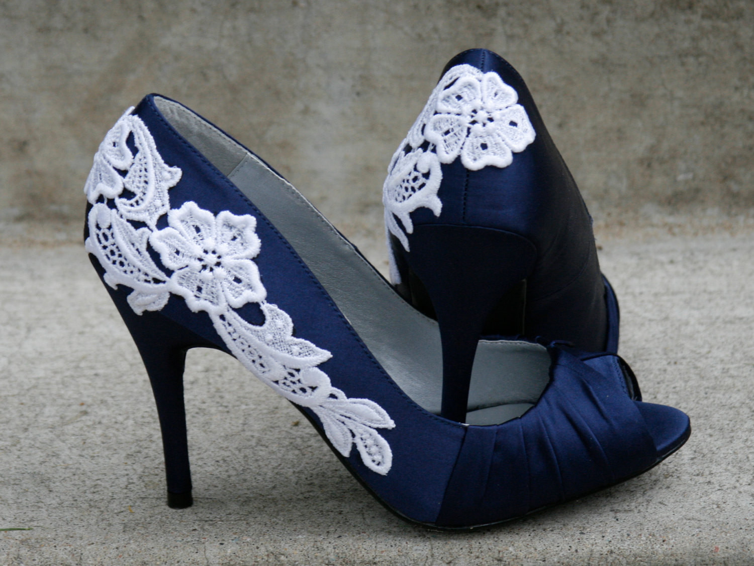 Blue Lace Wedding Shoes
 Navy Blue Wedding Shoes With Venise Lace Applique Size 10