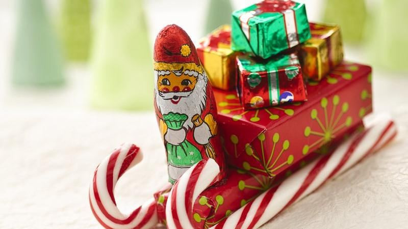 Christmas Candy Sleigh
 Santa s Candy Sleighs recipe from Betty Crocker