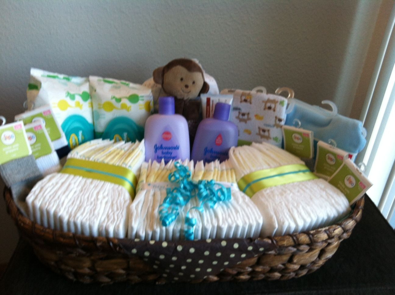 Cute Gift Ideas For Baby Shower
 Baby Shower Basket Gift Idea