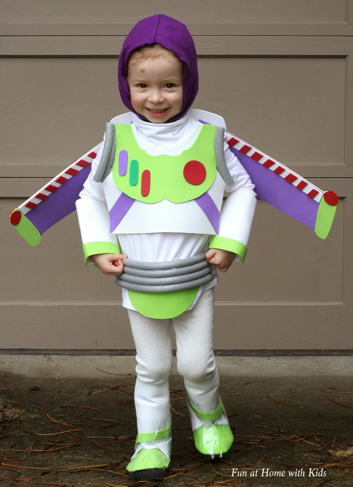 DIY Costume Kids
 DIY Kids Buzz Lightyear No Sew Halloween Costume
