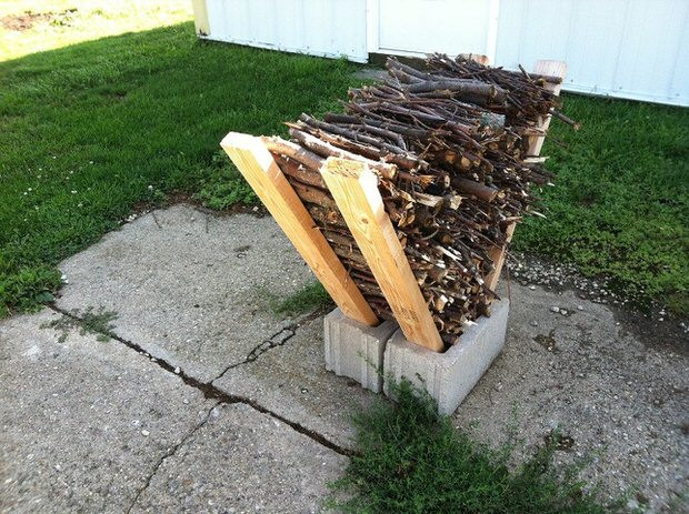 DIY Log Rack
 9 Super Easy DIY Outdoor Firewood Racks