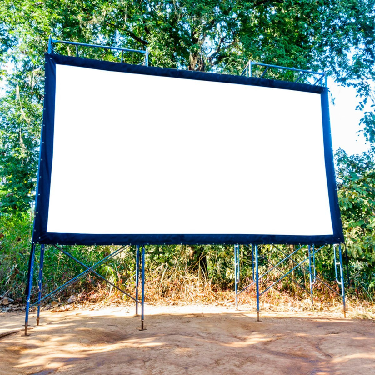 DIY Outdoor Movie Theater
 What You Need for a DIY Backyard Movie Theater