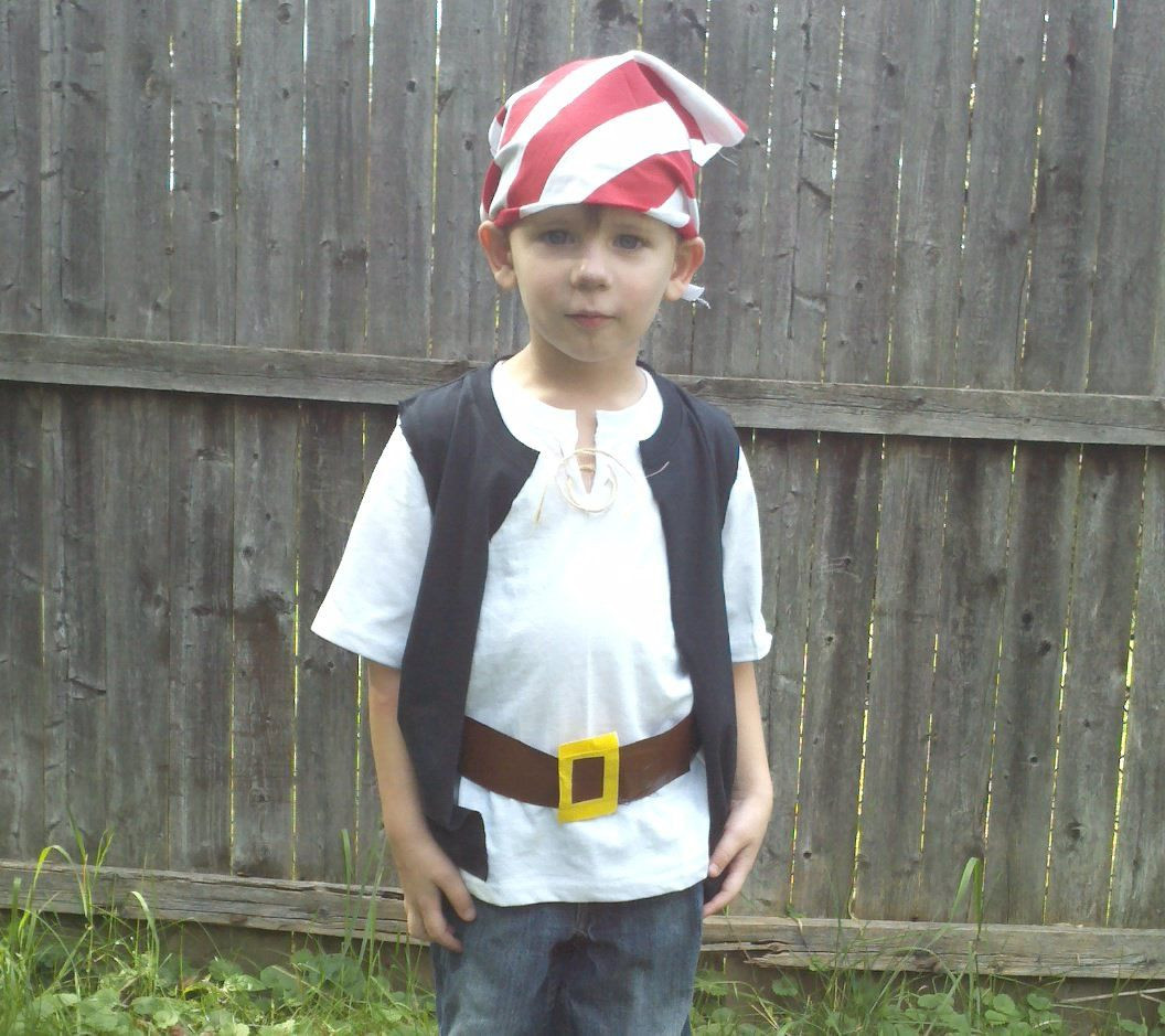 DIY Pirate Costume Kids
 Quick and easy pirate costumes take kids to Neverland