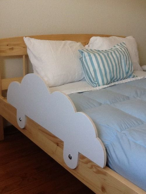 DIY Toddler Bed Rail
 Super cute toddler bed rails maybe for an aviator room