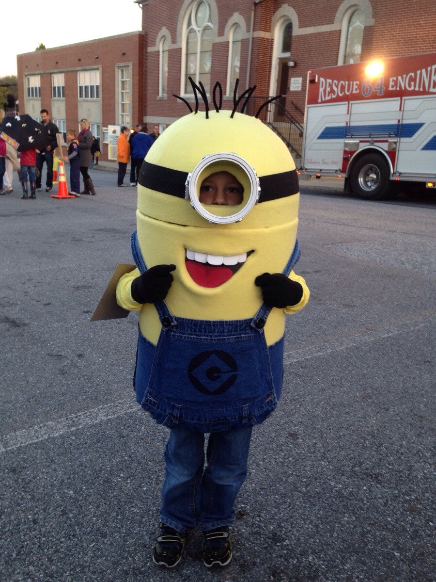 DIY Toddler Minion Costume
 My wife and I made our son a minion costume for Halloween