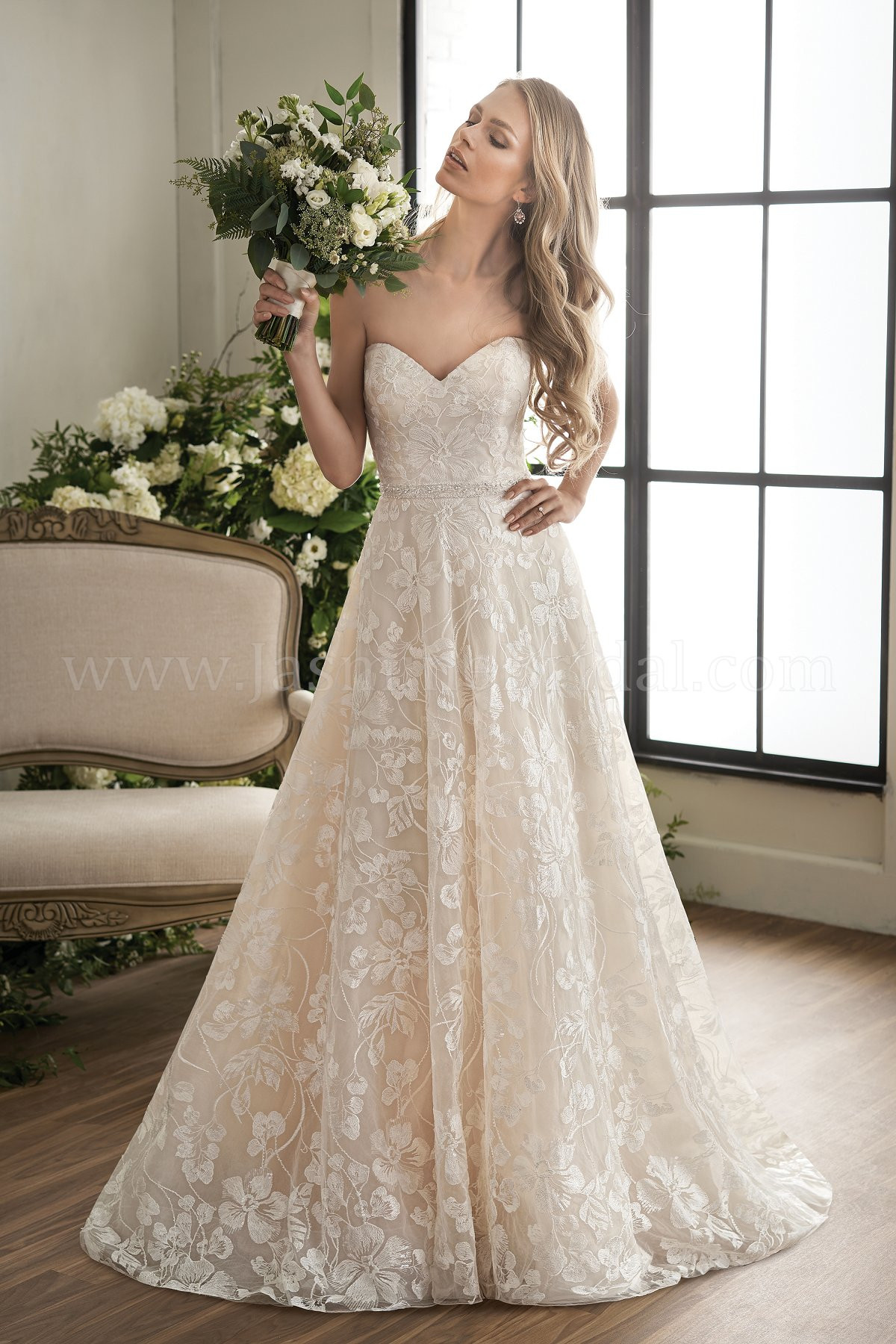 Embroidered Wedding Dress
 T Sweetheart Strapless Embroidered Lace Ball Gown