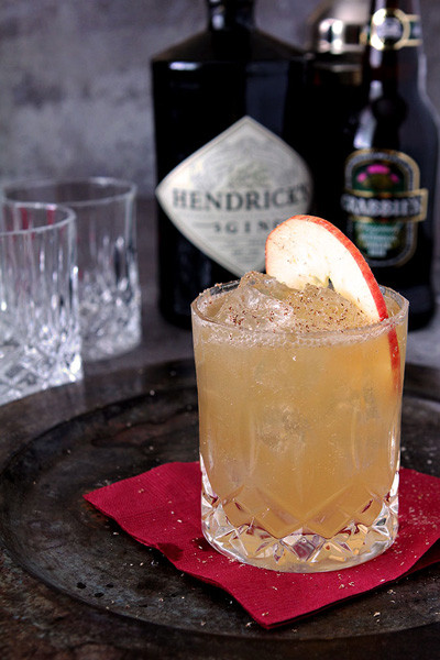 Fall Gin Drinks
 13 Cocktails To Make After Your Apple Picking Adventure