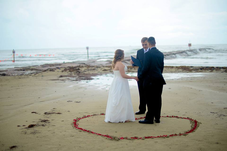 Galveston Beach Weddings
 Galveston Beach Weddings