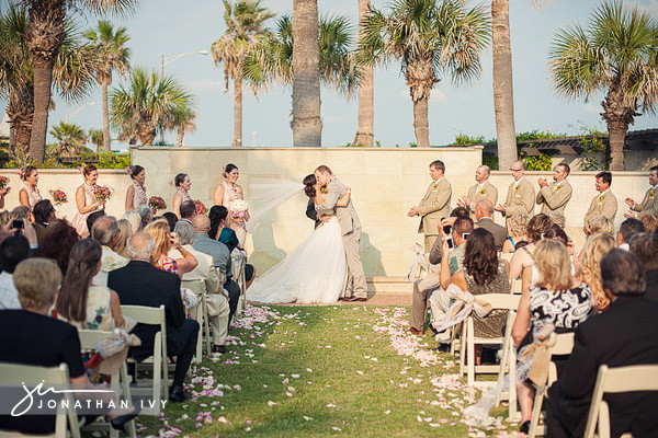 Galveston Beach Weddings
 Galveston Wedding grapher Mr & Mrs Korth Jonathan Ivy