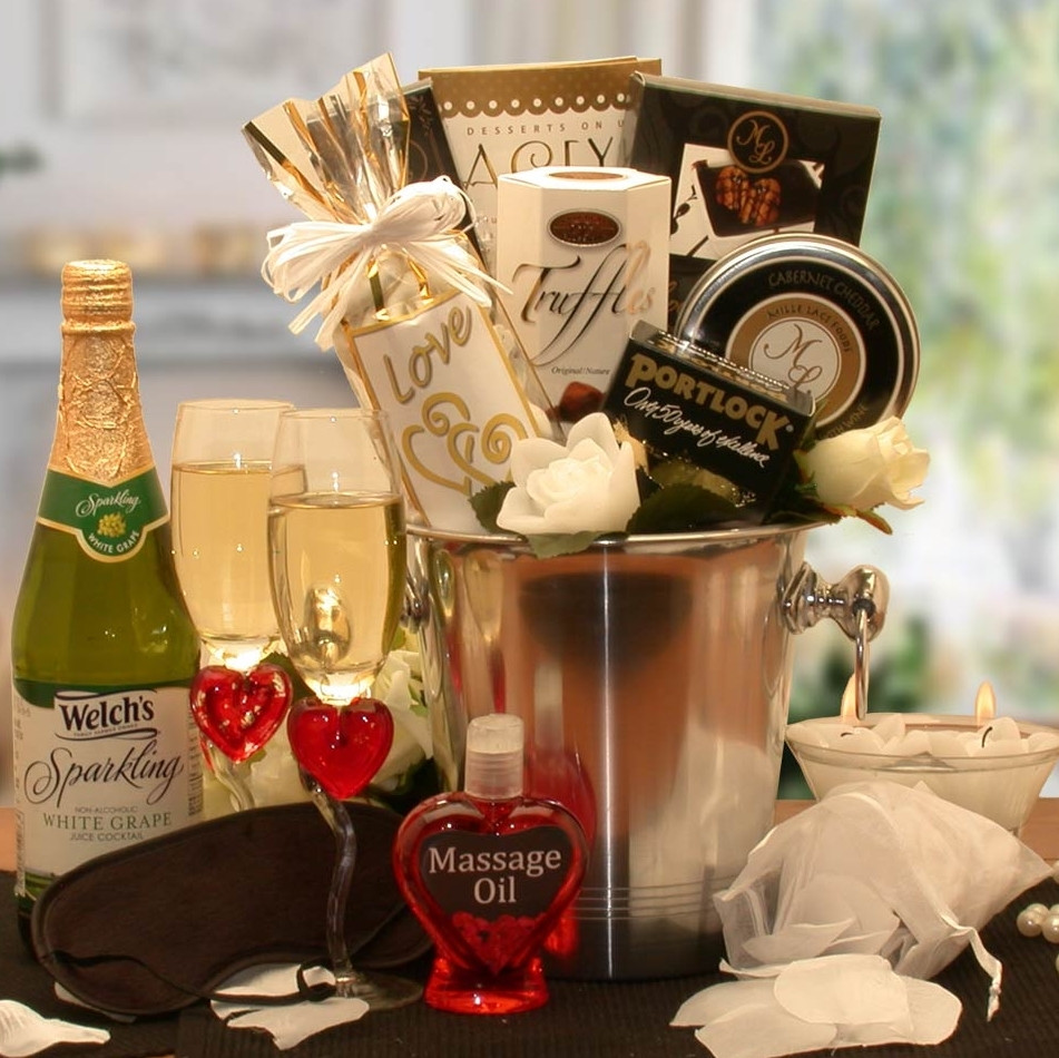 Gift Ideas For Couple
 Deluxe Romantic Evening For Two Gift Basket