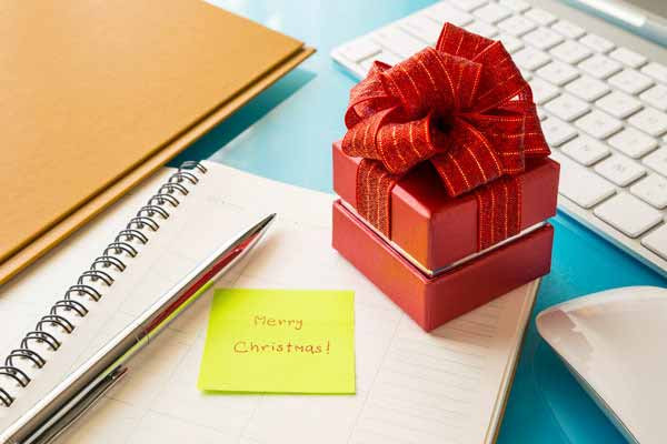 Gift Ideas For Work Christmas Party
 35 Easy Holiday Gift Ideas for Co workers