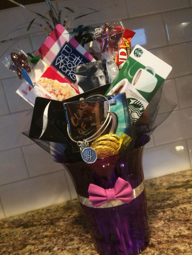 Grad Gift Ideas For Girls
 8th grade girl graduation t card bouquet Used colors
