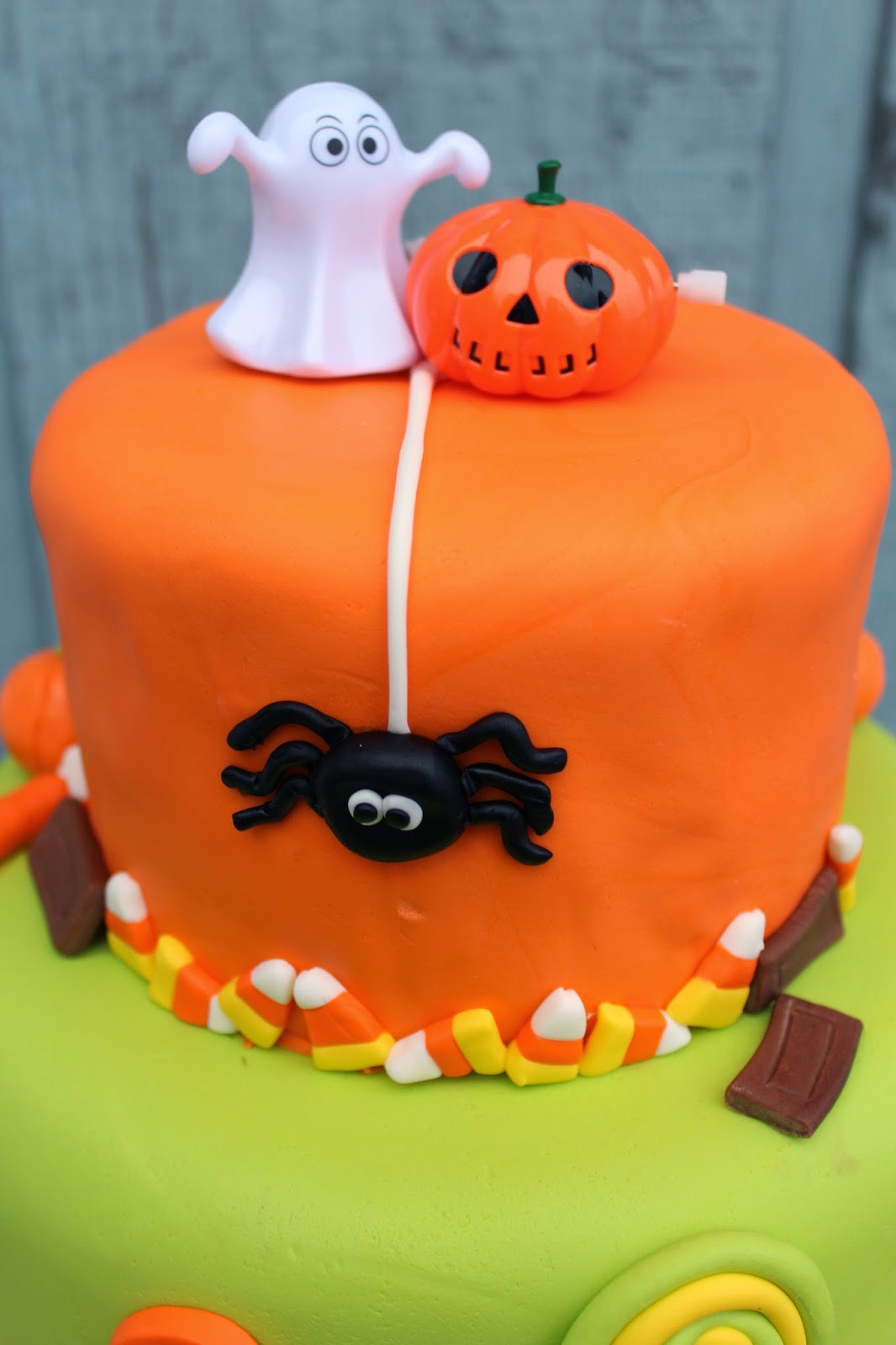 Halloween Birthday Cakes For Kids
 Cakes and Cookies Twins Halloween Birthday cake