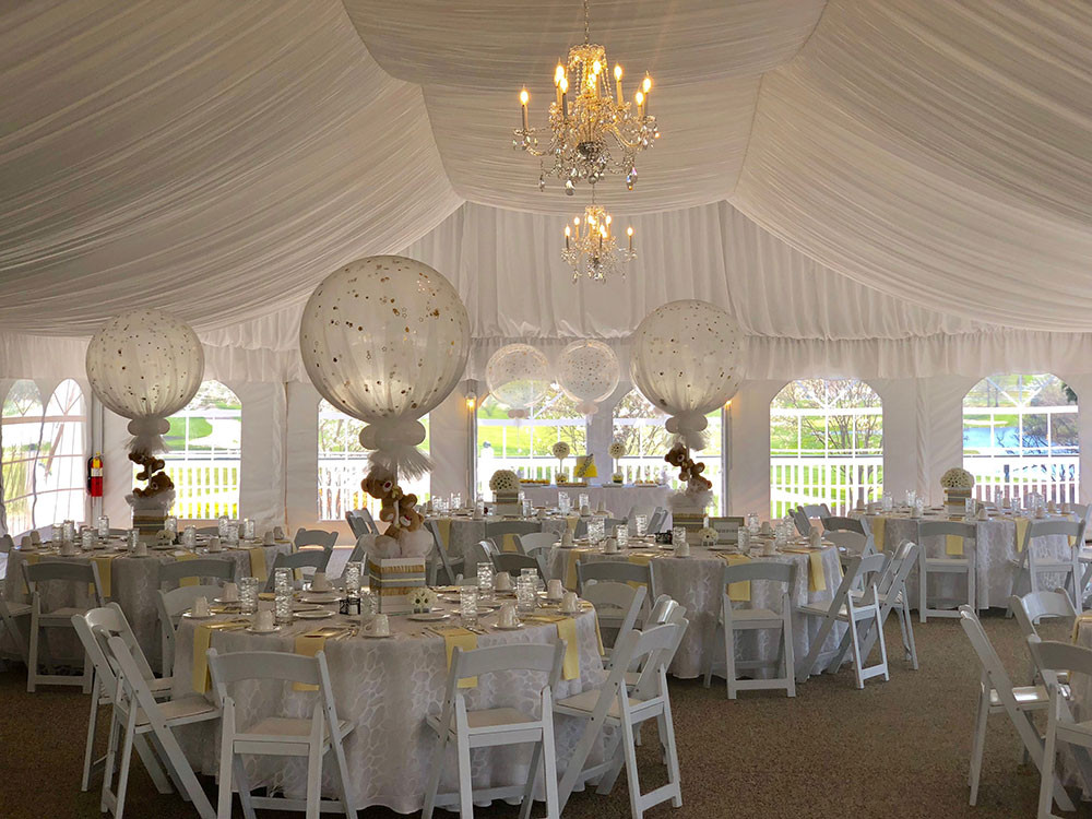 How To Decorate For A Wedding
 Ideas for Decorating a Wedding Tent