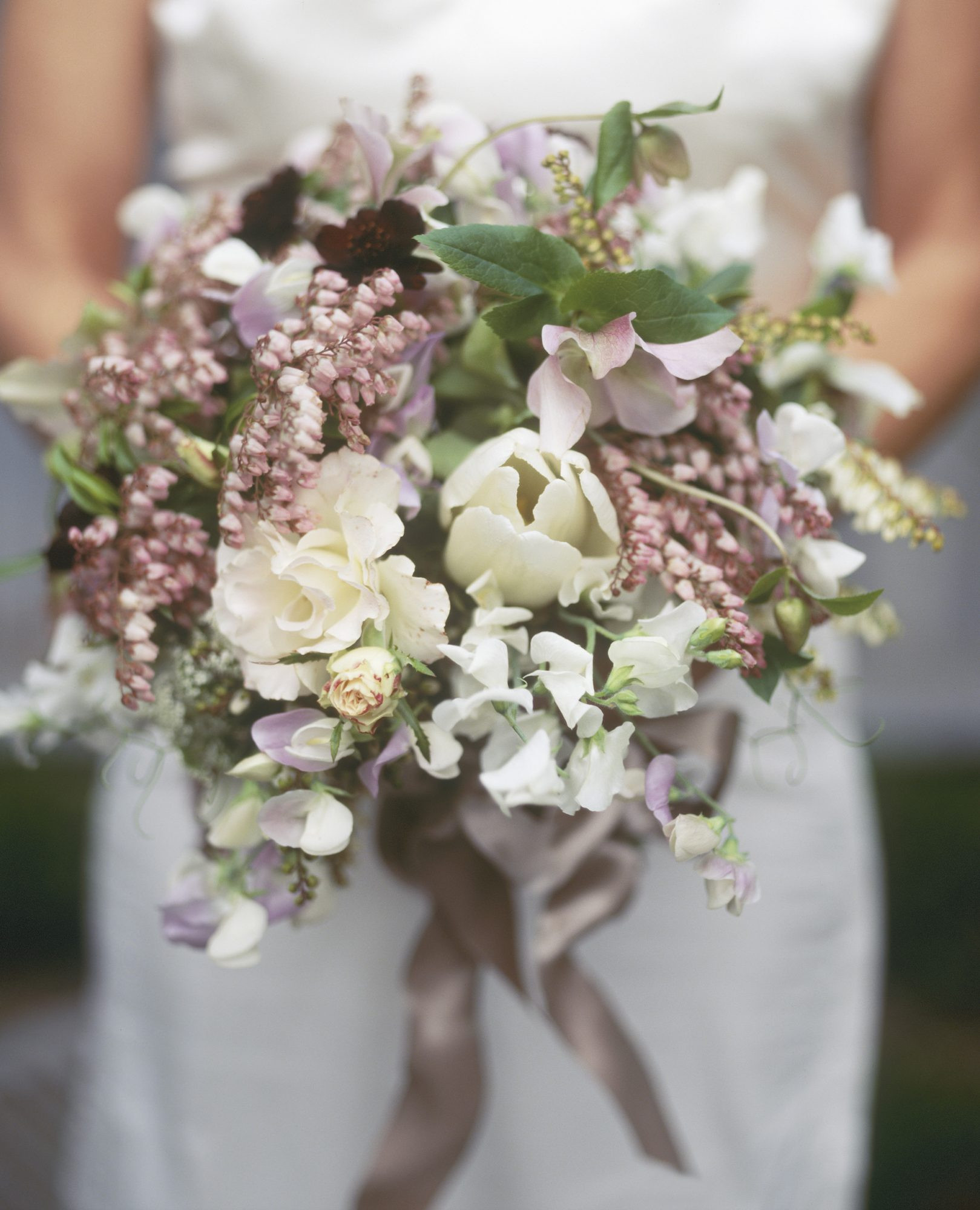 How To DIY Wedding Flowers
 Tips for DIY ing Your Wedding Bouquet — How to Arrange