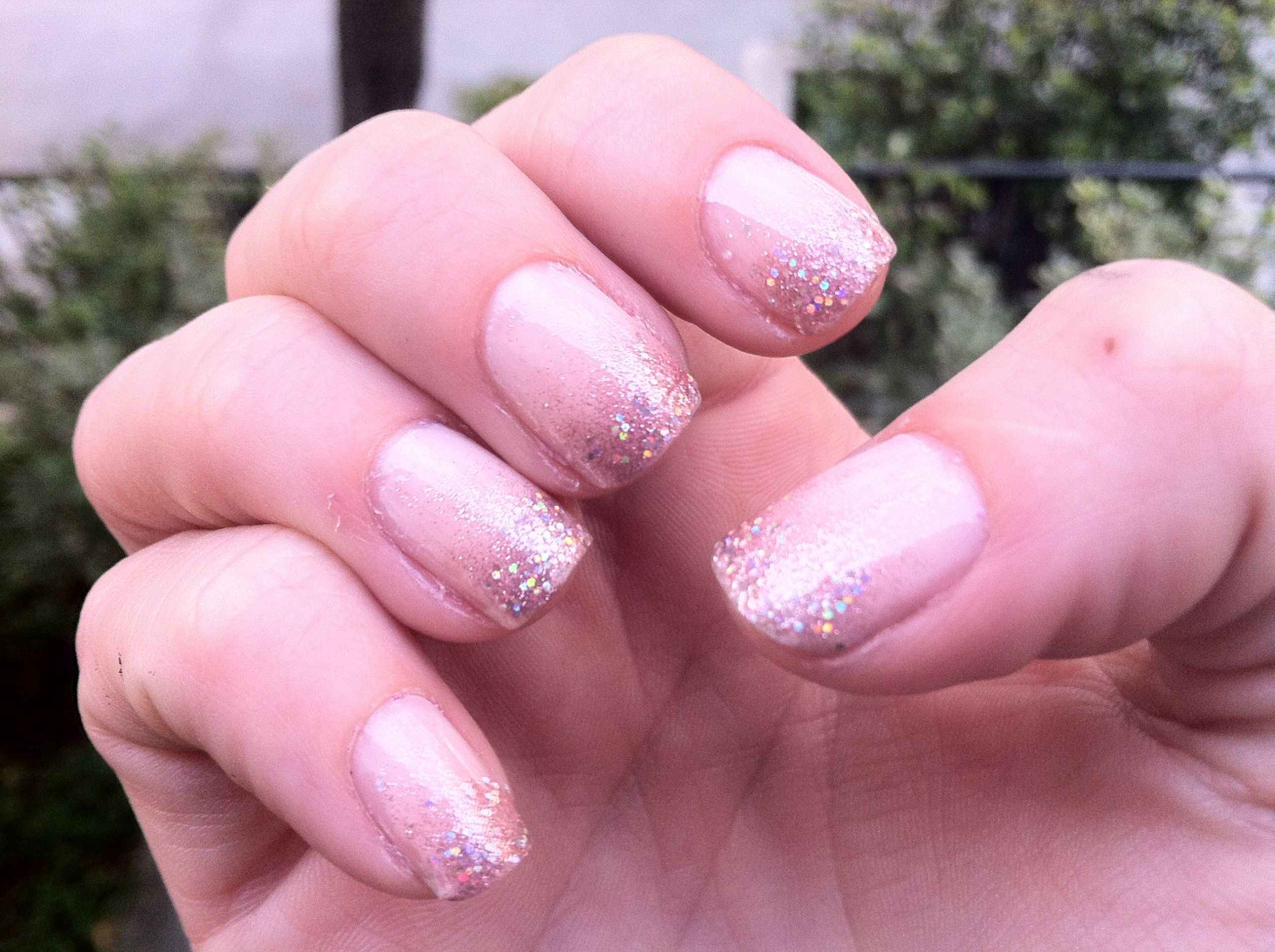 How To Do Glitter Nails
 [How to] Do Holiday Sprinkle Glitter Nails