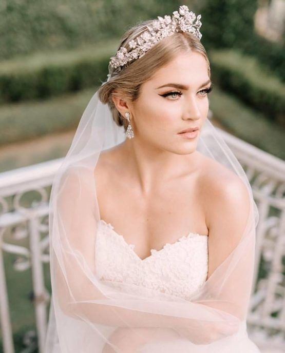 How To Make A Wedding Veil With A Tiara
 25 Trendy And Bold Bridal Tiaras That Inspire crazyforus