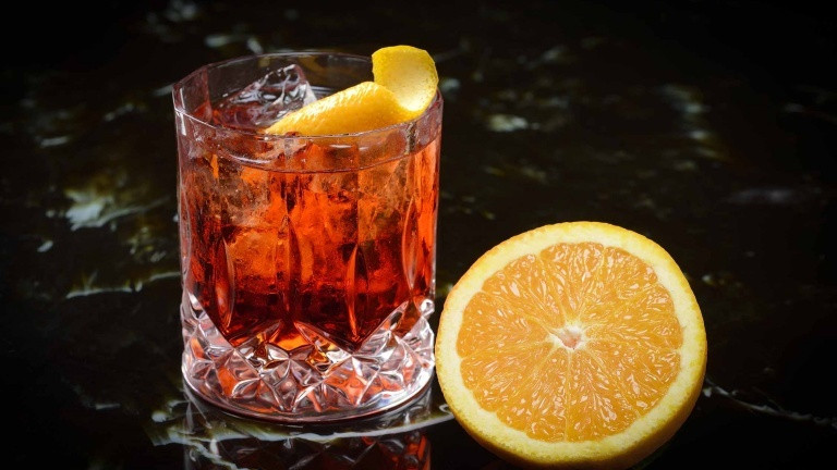 Italian Cocktail Recipes
 How to make the perfect Negroni cocktail the original