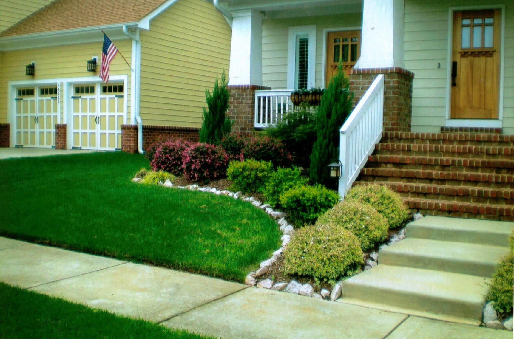 Landscape Design For Front Yards
 15 Awesome Front Yard Landscaping Ideas