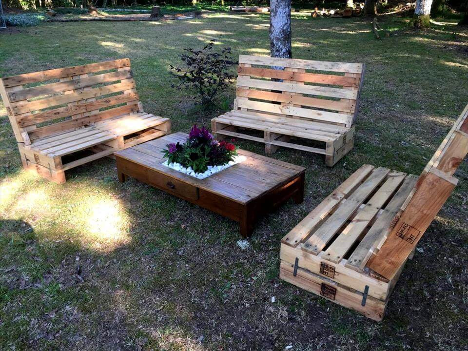 Pallet Backyard Furniture
 Gorgeous Pallet Outdoor Furniture Set
