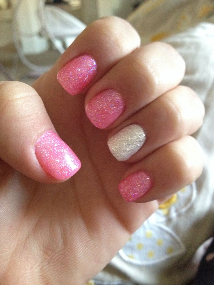 Pink And White Glitter Nails
 De 25 bedste idéer til Pink gel nails på Pinterest