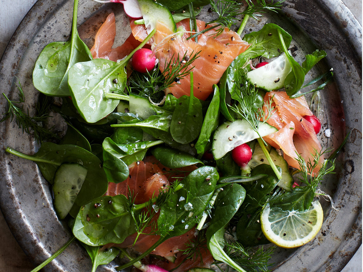 Salad With Smoked Salmon
 Spinach and Smoked Salmon Salad with Lemon Dill Dressing