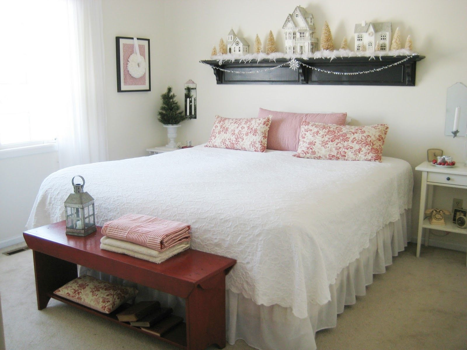 Small Bedroom With Queen Bed
 Cute how to decorate small room with queen bed And also