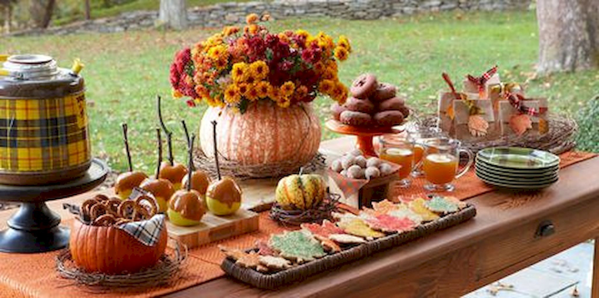 Thanksgiving Dinner Table Decorations
 60 DIY Thanksgiving Centerpieces Ideas on Friendly Bud