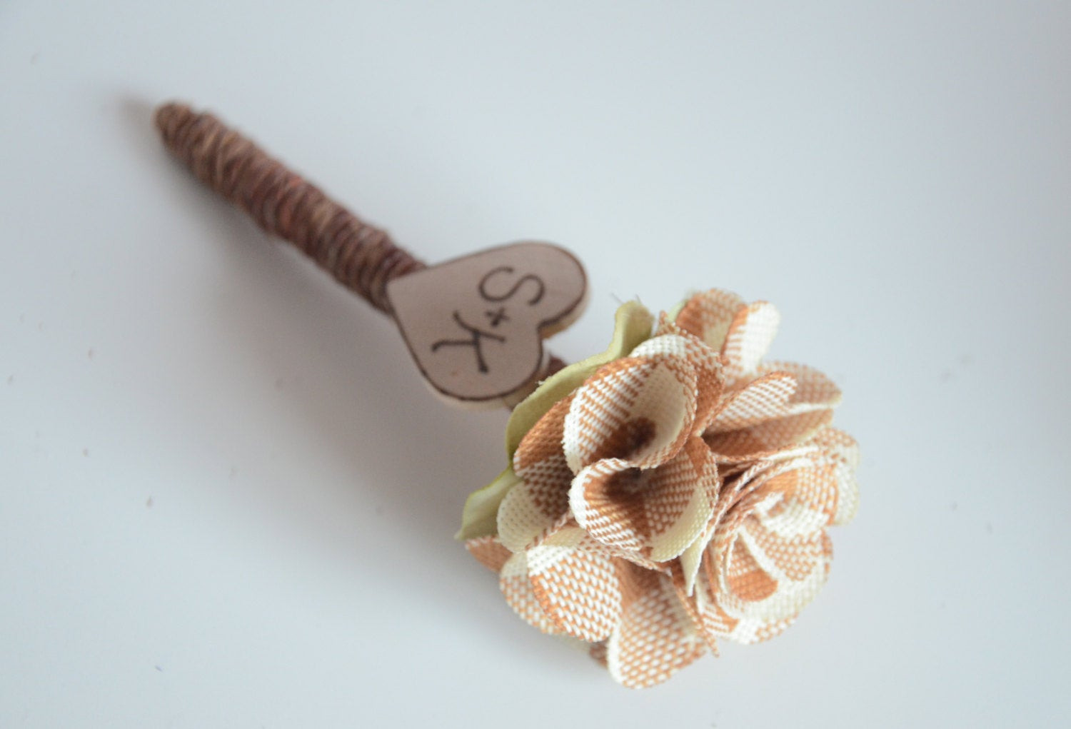 Wedding Guest Book With Pen
 Personalized rustic wedding guest book pen with burlap rose