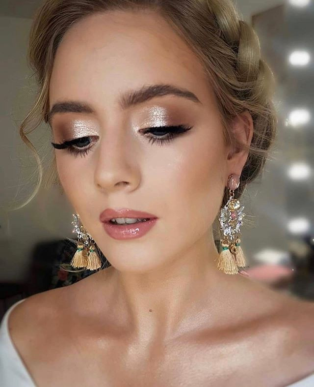Wedding Makeup Looks 2020
 27 Gorgeous Bridal MakeUp Ideas for 2020 ChicWedd