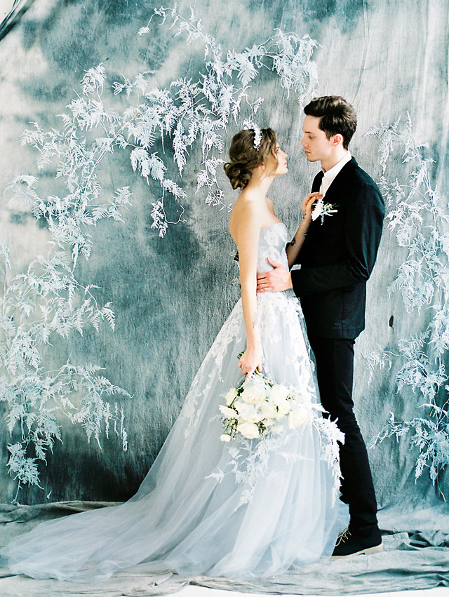 Winter Wedding Ideas Themes
 How To Have a Winter Themed Wedding in Summer