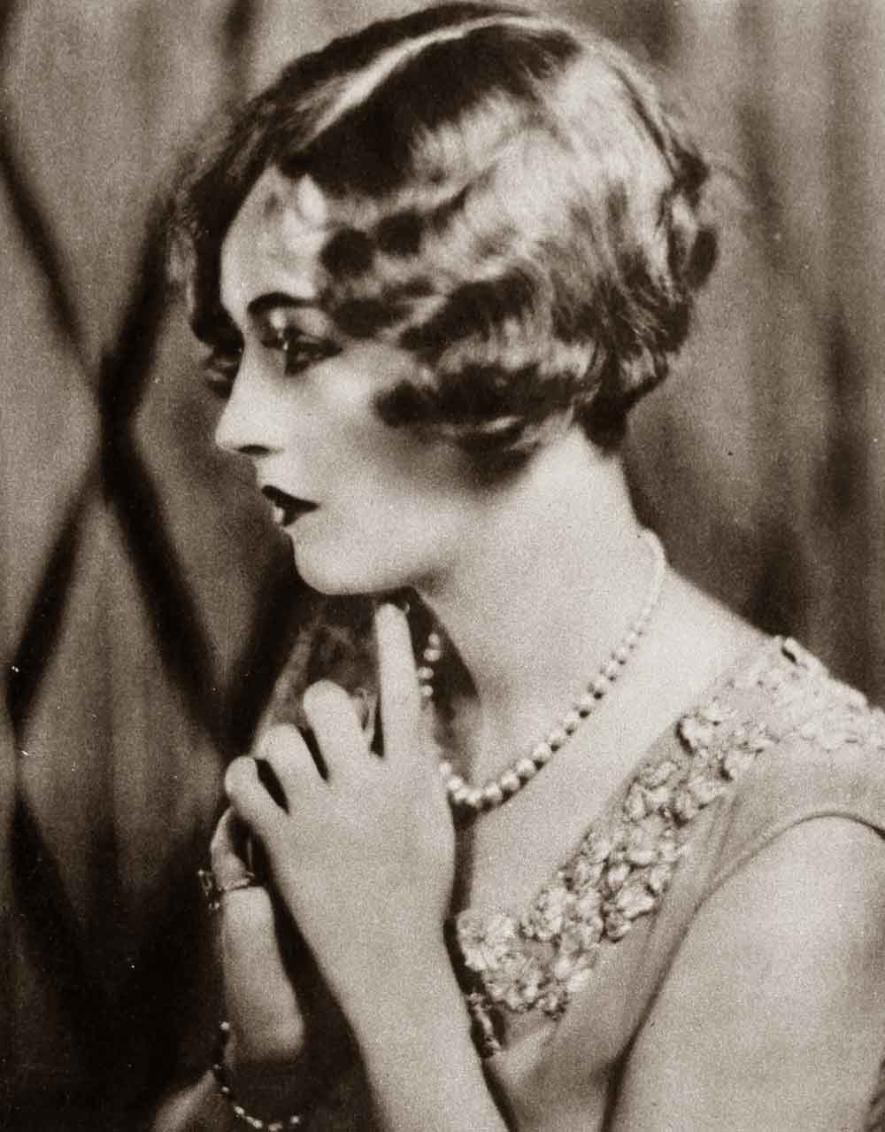 1920S Bob Hairstyles
 1920s Hairstyles – New Bobbed Hairstyles for 1925