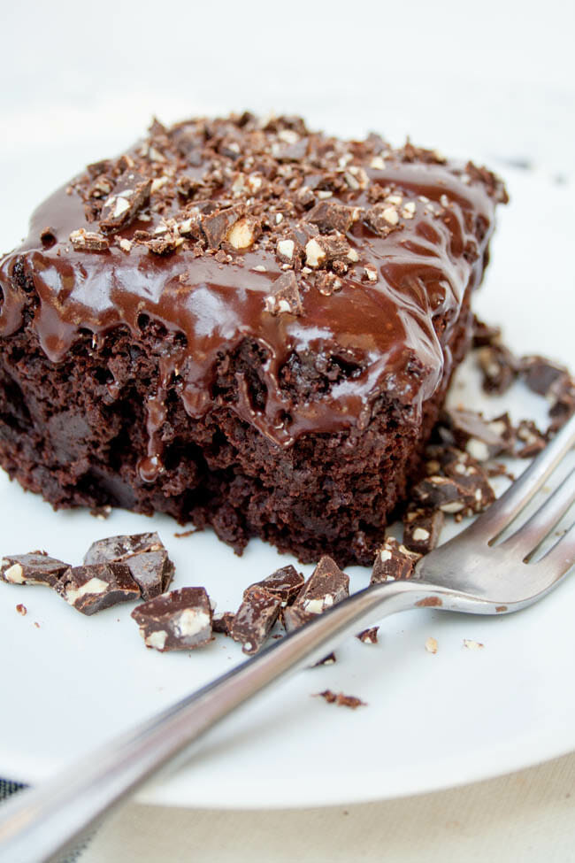 2 Ingredient Chocolate Cake
 Super Moist 2 Ingre nt Chocolate Cake