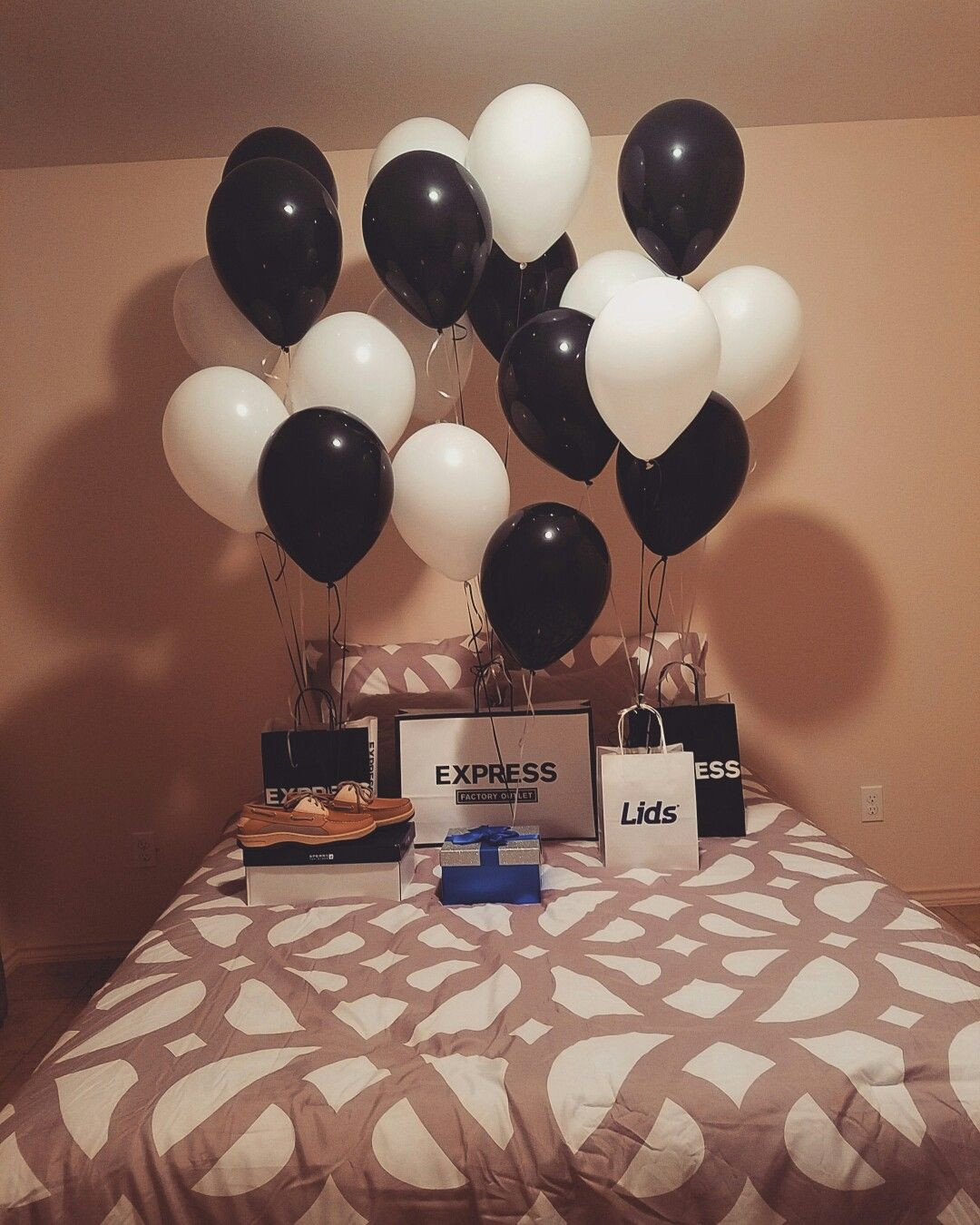25Th Birthday Gift Ideas For Girlfriend
 I like the black and white theme