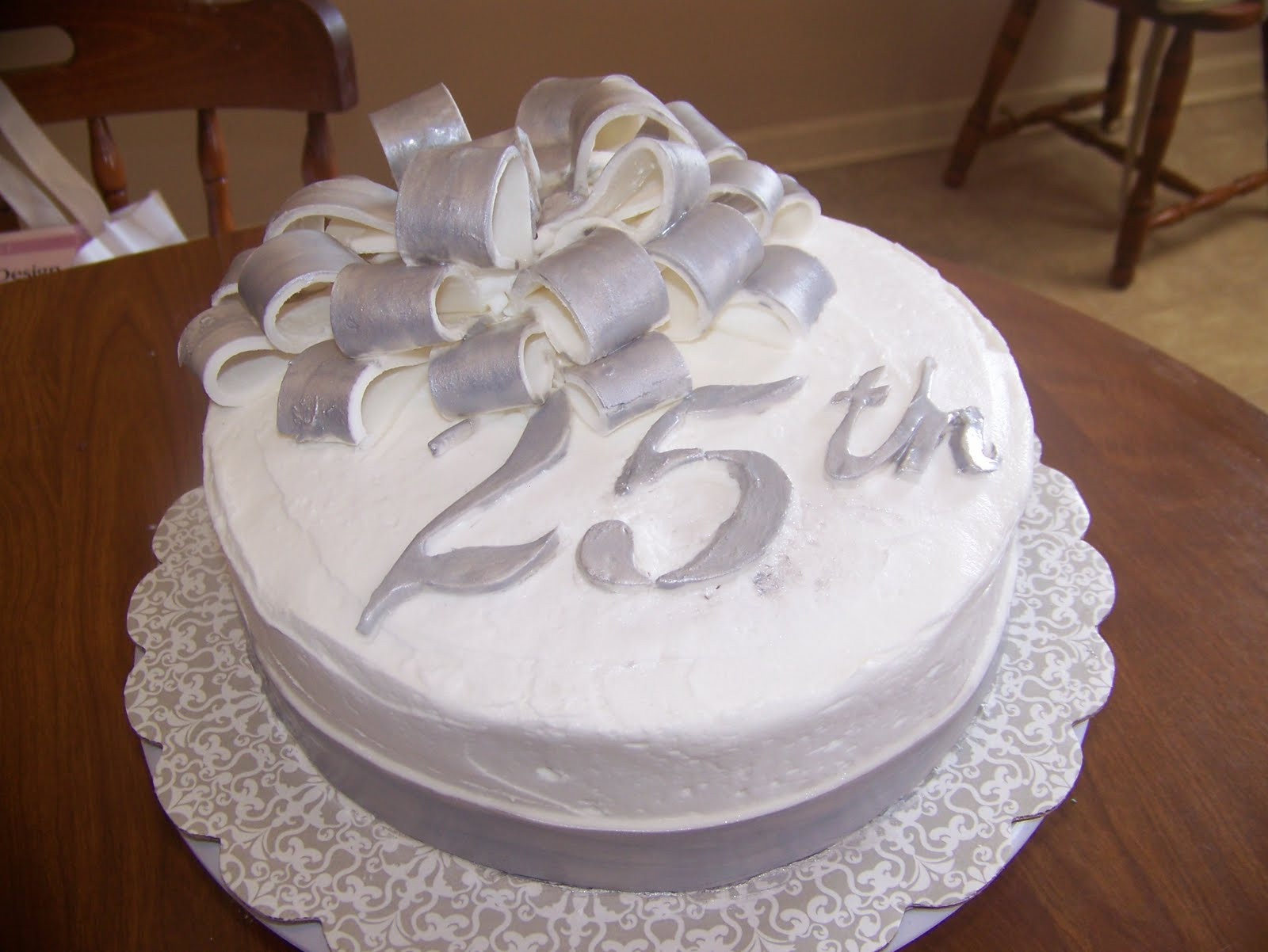 25th Wedding Anniversary Cakes
 How to Throw a Memorable 25th Wedding Anniversary Party