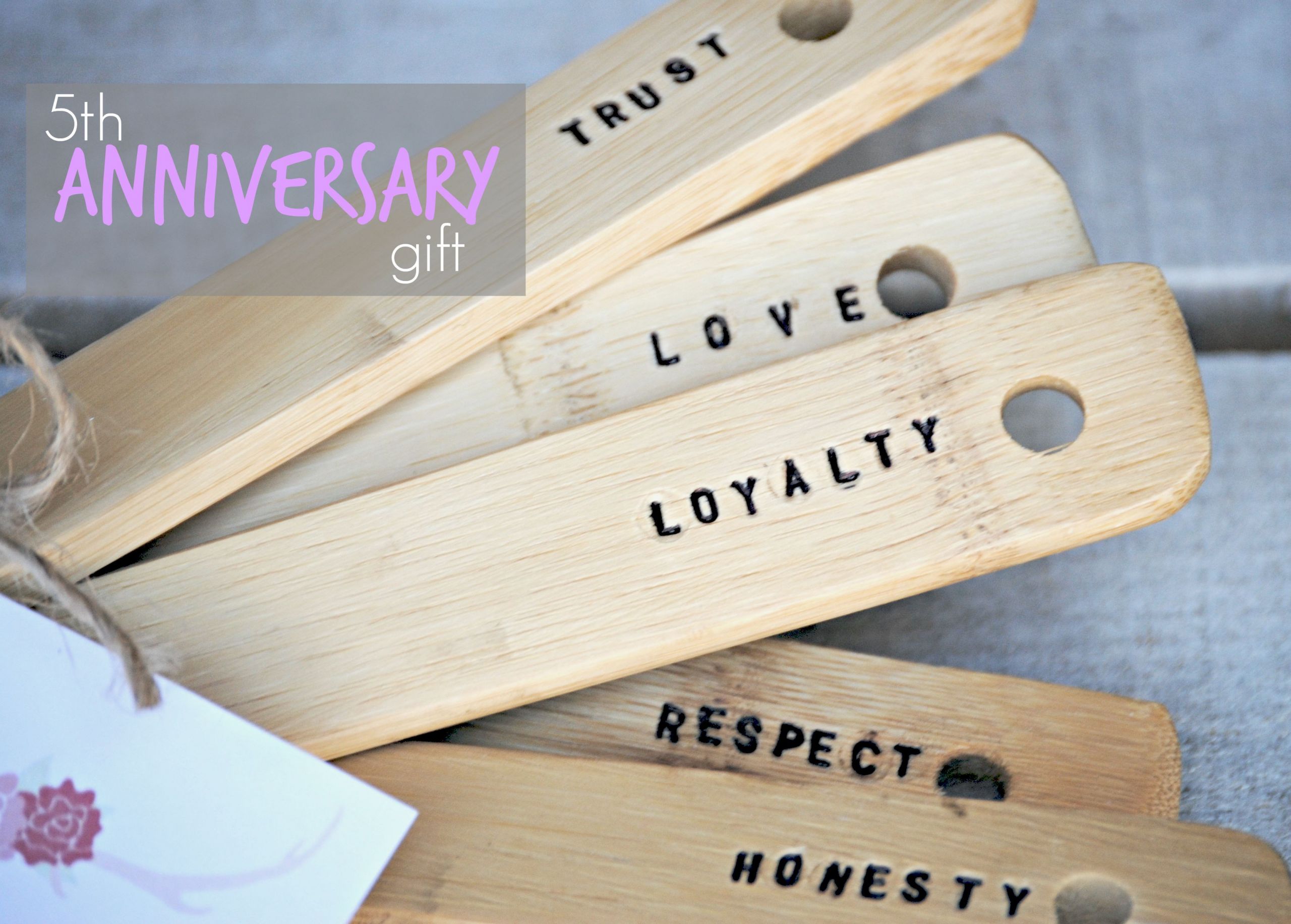5Th Year Anniversary Gift Ideas
 Five Year Anniversary Gifts