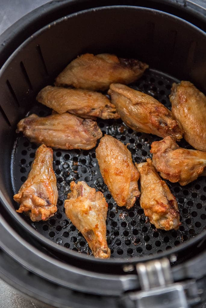 Air Fryer Chicken Wings Cook Time
 Easy Air Fryer Chicken Wings Garnished Plate