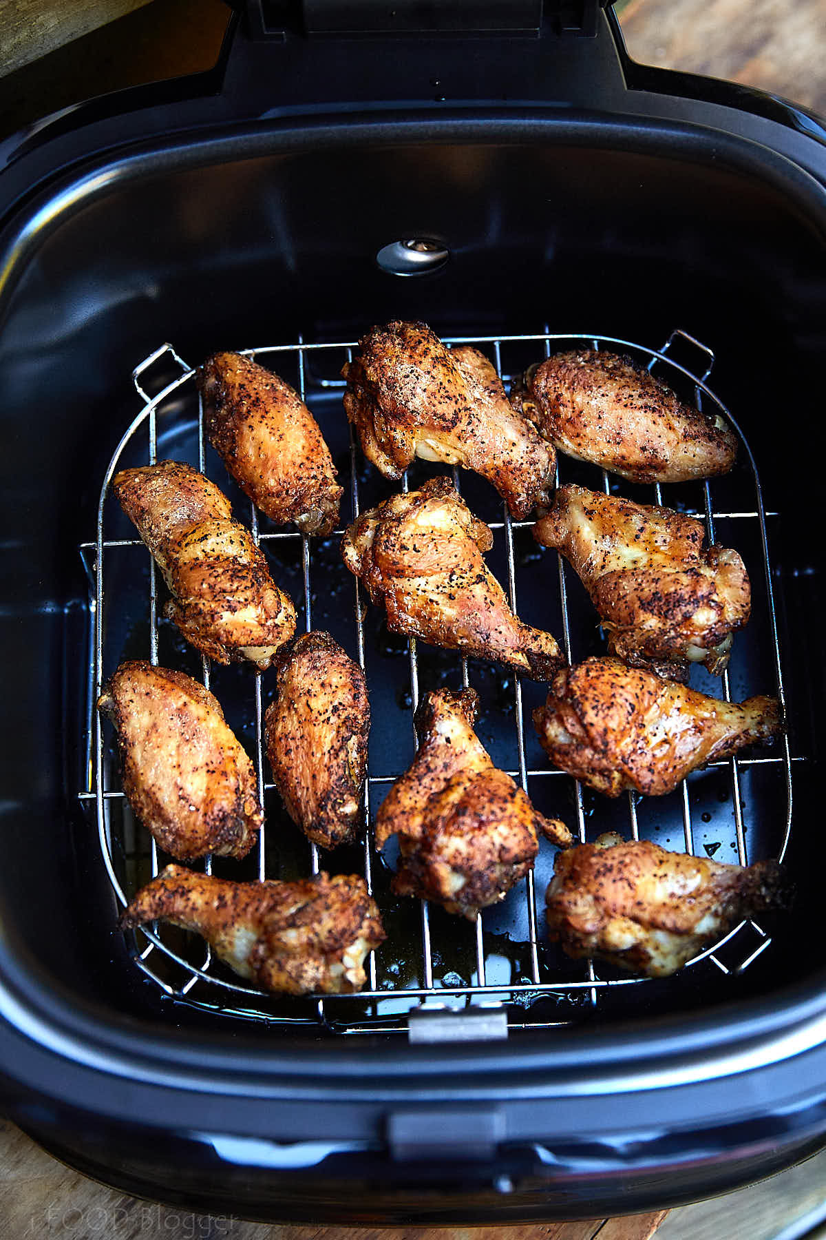 Air Fryer Fried Chicken Wings
 Extra Crispy Air Fryer Chicken Wings i FOOD Blogger