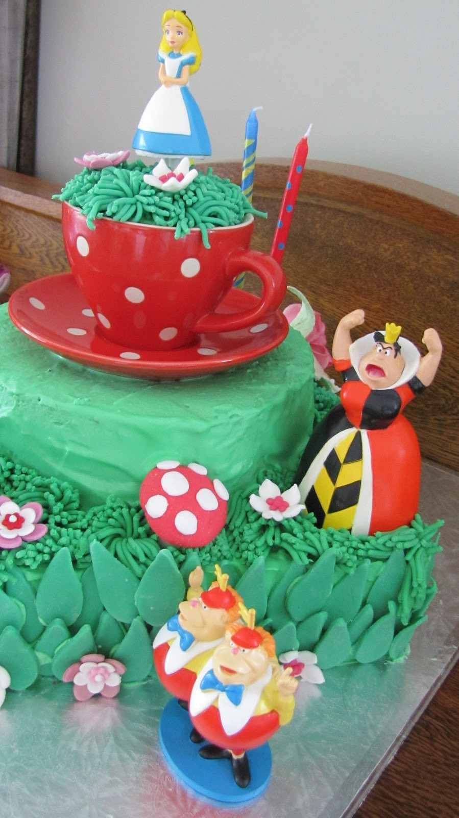 Alice In Wonderland Birthday Cake
 Alice in Wonderland Birthday Cake
