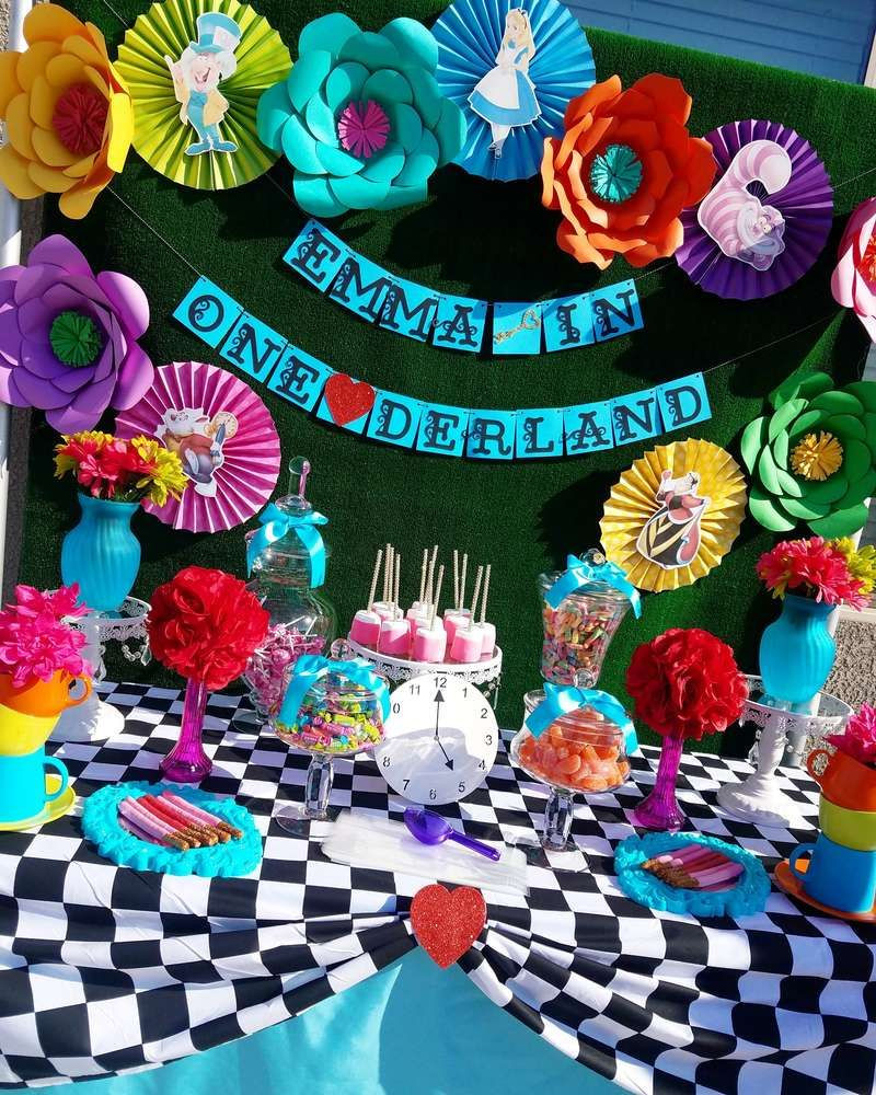 Alice In Wonderland Birthday Party Supplies
 Alice in Wonderland Birthday Party Ideas