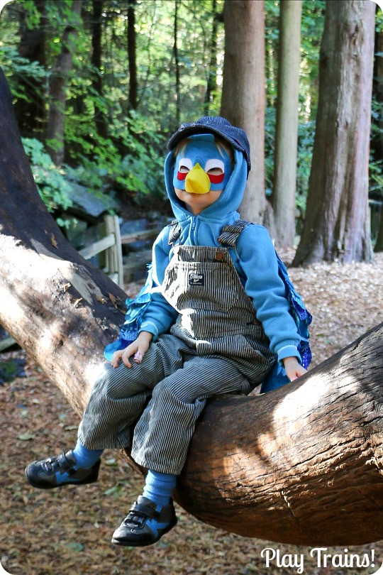 Angry Bird Costume DIY
 DIY Angry Birds Costume Engineer Blue Bird Mask and Wings