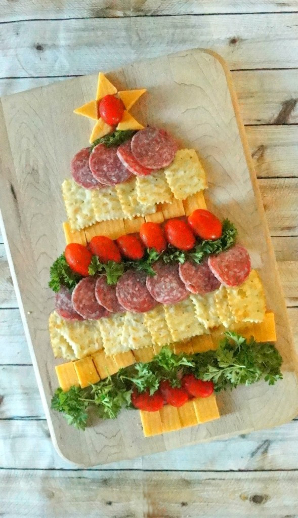 Appetizers For Christmas Party
 Amazing Holiday Cheese Cracker and Sausage Christmas Tree