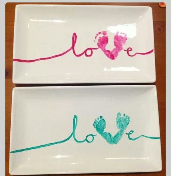 Baby Footprints DIY
 Baby footprint plates Diy Pinterest