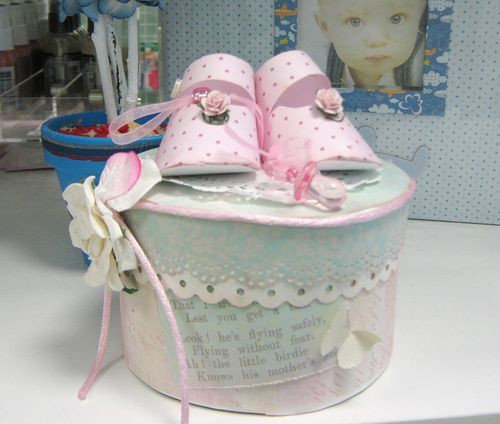 Baby Girl Gift Wrapping Ideas
 Baby shower t wrapping idea attach a pair of baby