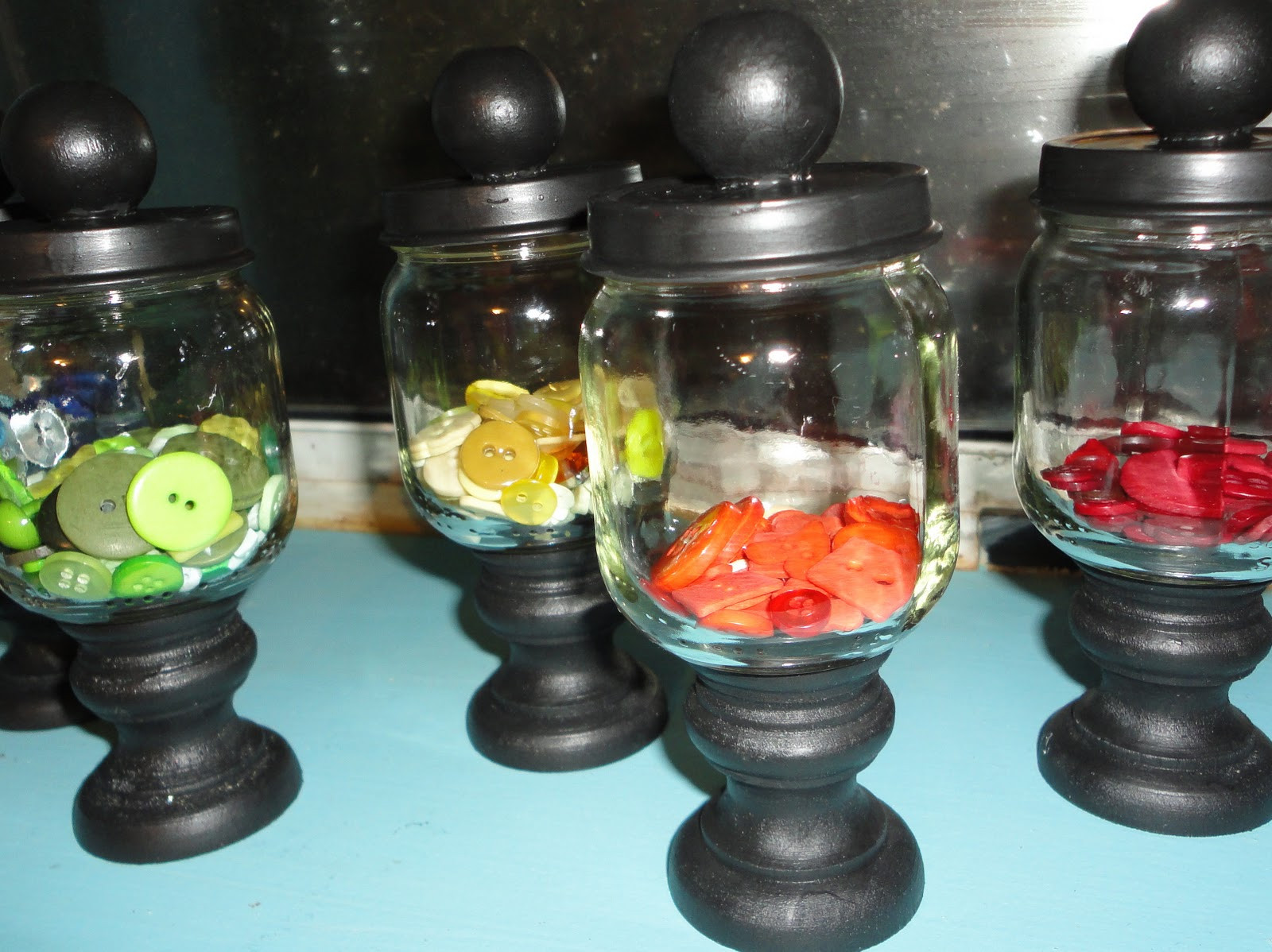 Baby Jar Crafts
 RUSTIC DAISY STUDIO Button jars
