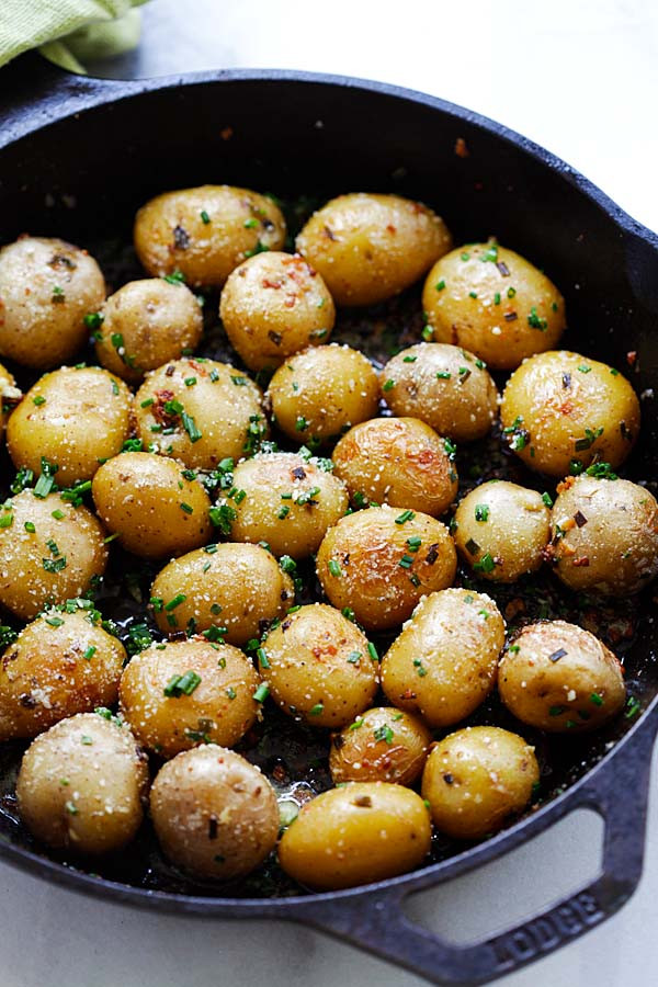 Baby New Potatoes Recipes
 Garlic Chive Butter Roasted Potatoes