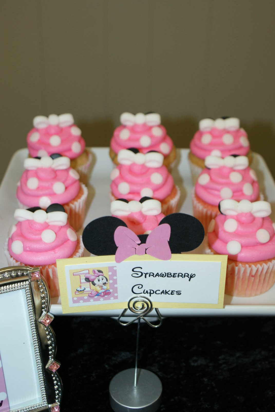 Baby Party Themes For 1St Birthdays
 Attention Cravers Baby s Minnie 1st Birthday Party