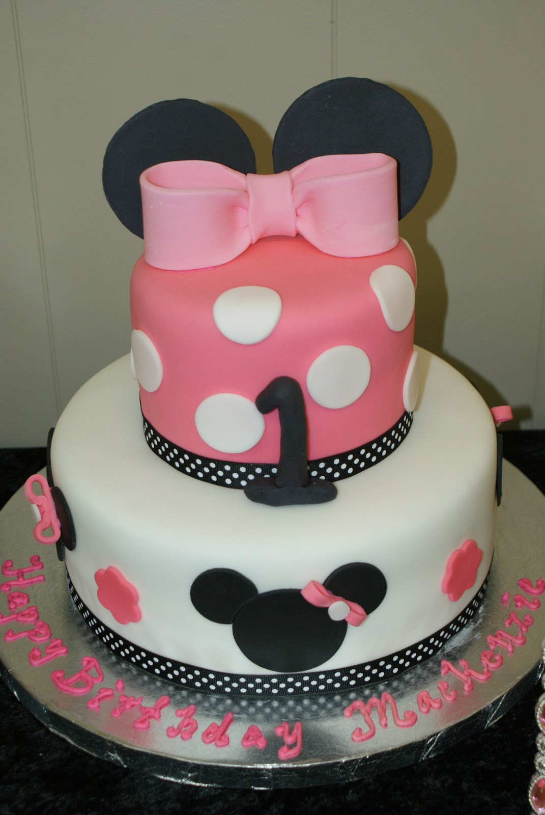 Babys First Birthday Gift Ideas
 Attention Cravers Baby s Minnie 1st Birthday Party